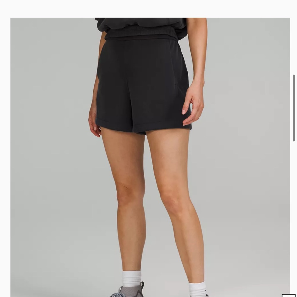 Lululemon Softstreme Relaxed Short 4"